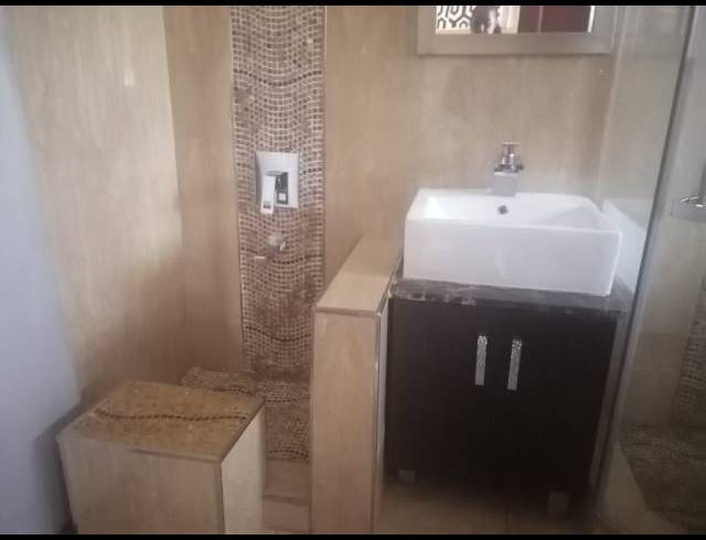 1 BEDROOM PROPERTY TO RENT IN RASLOUW